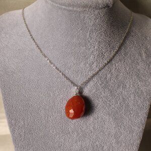 Faceted Orange Stone Healing Pendant – Elegant Teardrop Necklace